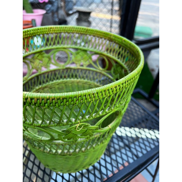 1970s Boho Vintage Lime Green Wicker Basket For Sale - Image 5 of 9