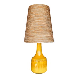 1960s Mid-Century Modern Lotte and Gunnar Bostlund Danish Gold Yellow Ceramic Table Lamp For Sale