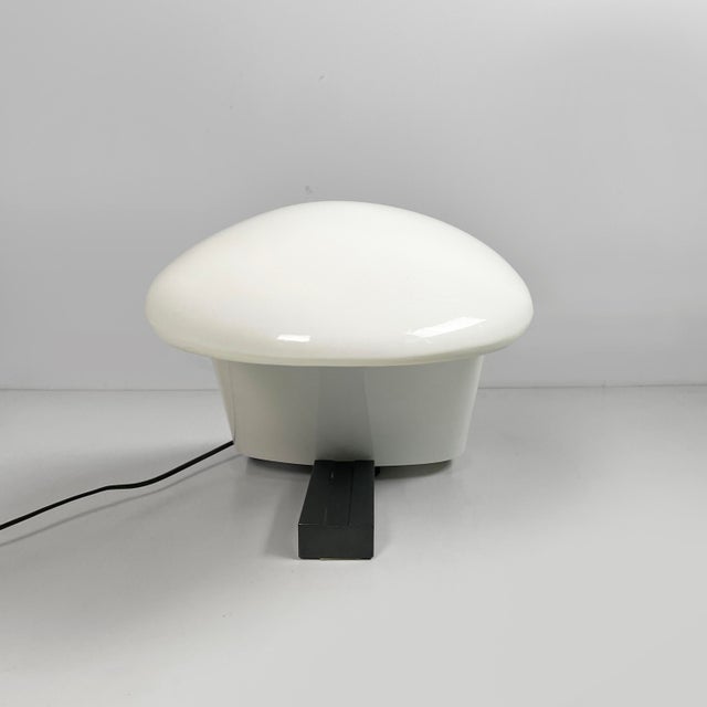 Italian Modern Opaline Glass Table Lamp from Leucos, 1970s For Sale - Image 4 of 17