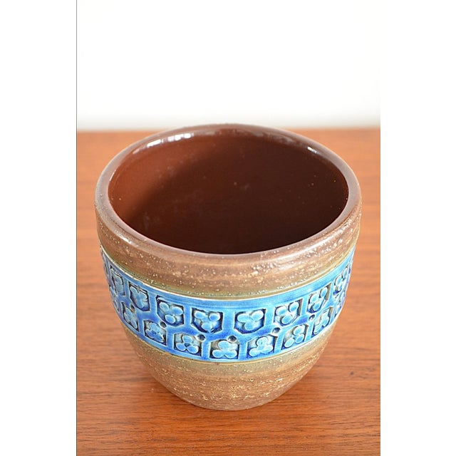 Ceramic bowl from the Rimini Blue series by the Italian designer Aldo Londi for Bitossi. 1960s Ceramic with the blue glaze...