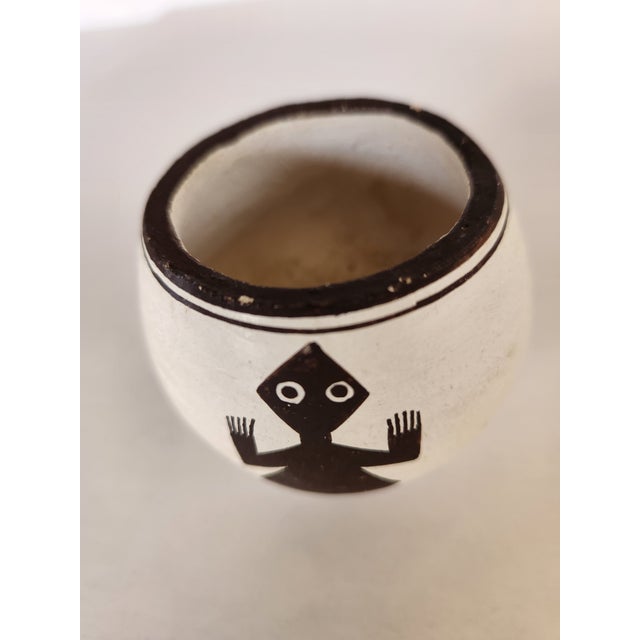 Vintage, Native American Acoma Pueblo: Small Vessel With Lizards Signed by Emma Lewis For Sale - Image 4 of 9
