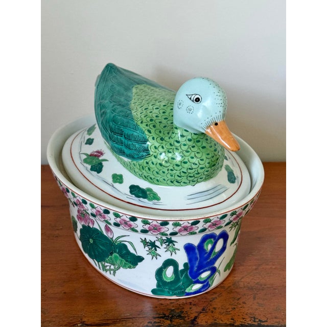 1980s Chinese Export Porcelain Duck Lidded Dish For Sale - Image 4 of 9