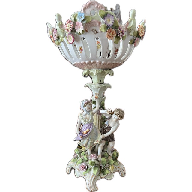 Typical children with apples centerpiece.