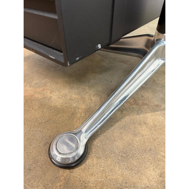 Late 20th Century Bruce Burdick Executive Desk for Herman Miller For Sale In Oklahoma City - Image 6 of 18