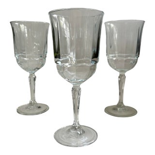 Vintage Arcoroc Goblets Arcade Bengale Pattern – Large French Wine Glasses - Set of 3 For Sale