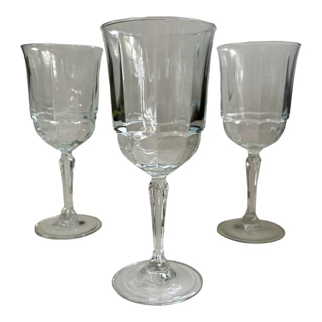 Vintage Arcoroc Goblets Arcade Bengale Pattern – Large French Wine Glasses - Set of 3 For Sale