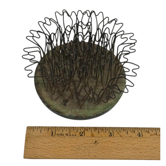 Vintage Blue Ribbon Flower Holder Company Green Metal Hairpin Flower Frog No. 5 For Sale - Image 9 of 11