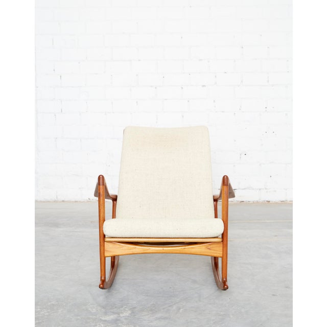 Model 650-15 Rocking Chair by Ib Kofod-Larsen for Chr. Linneberg Møbelfabrik, 1960s For Sale - Image 4 of 18