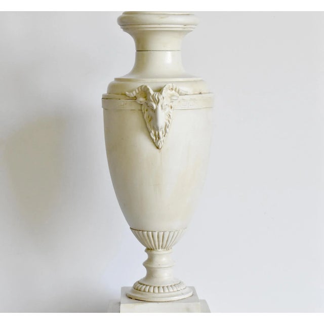 Plastic Vintage Mid-Century Ram's Head Neoclassical Table Lamp For Sale - Image 7 of 13
