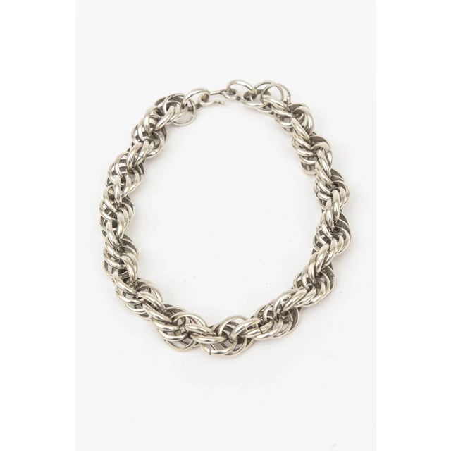 This is part of Chairish’s Costume Jewelry assortment. This sterling silver chic Italian twisted spiral chain link...
