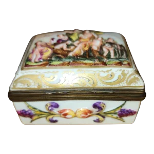 18th Century Capodimonte Snuff Box