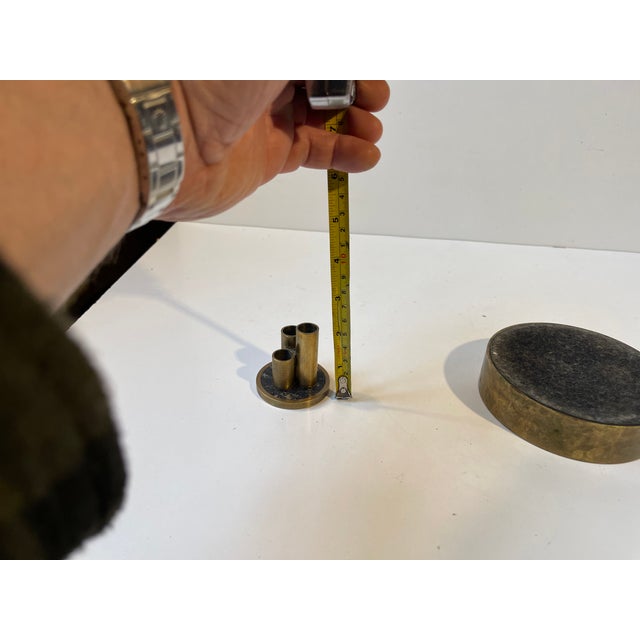 Black Mid-Century Natural Stone and Brass Pen Holder with Ashtray by Saulo Norway, 1960s, Set of 2 For Sale - Image 8 of 10