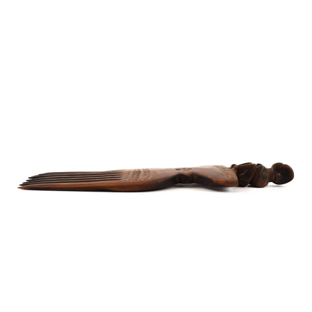 African Early 20th Century Nyamwezi Mwana Hiti Figural Comb Tanzania For Sale - Image 3 of 7