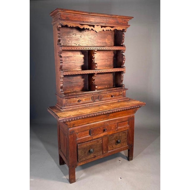 This little piece screams Italiano rustico! Can you imagine the beautiful kitchens this piece worked in for the last 200...