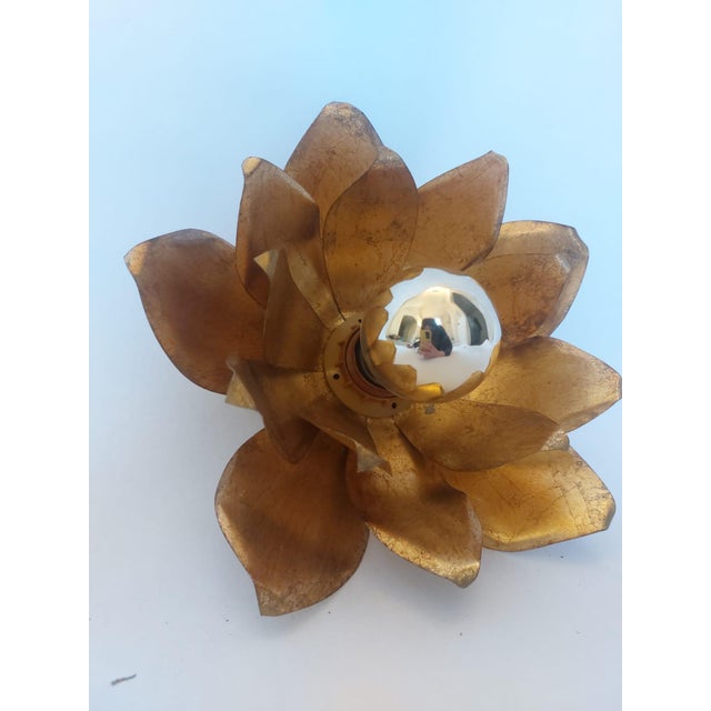 1970s Regency Gilt Lotus Wall Sconces, Italy, 1970s, Set of 2 For Sale - Image 5 of 18