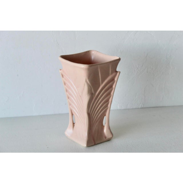 1940s Art Deco McCoy Pink Glazed Ceramic Wing Vase Vintage For Sale - Image 4 of 15