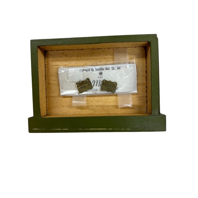 Mid Century Folk Art Book Box, Dated and Signed by Artist ‘70 For Sale - Image 6 of 6