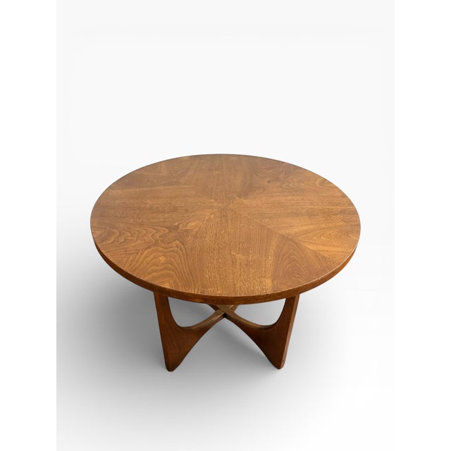 Mid-Century Modern 1960s Attributed to Broyhill Brasilia Mid-Century Modern Walnut Round Side Table, Sculptural Pedestal Base For Sale - Image 3 of 10