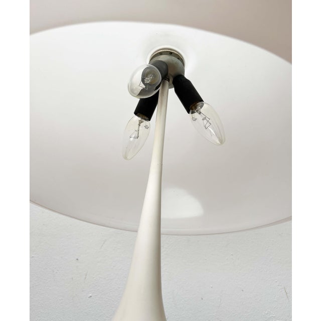 1960s Mid-Century Modern Italian Space Age Table Lamp by Luigi Massoni for Guzzini, 1960s For Sale - Image 5 of 18