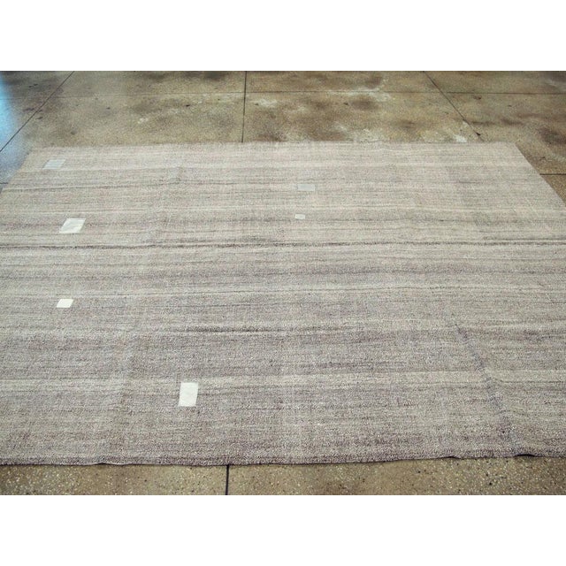 Textile Galerie Shabab Collection Mid-20th Century Turkish Flatweave Kilim Rug For Sale - Image 7 of 10