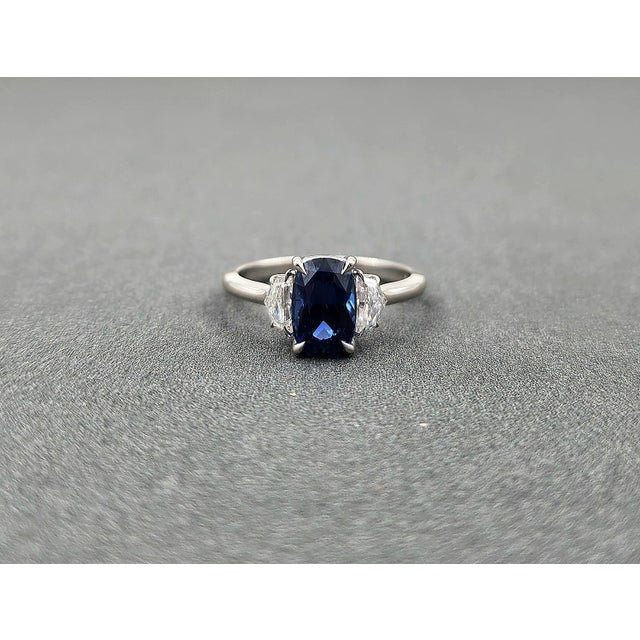 Metal 1.97 Ct Gia Certified Natural Sapphire & Diamond Ring Size 6.5 For Sale - Image 7 of 9