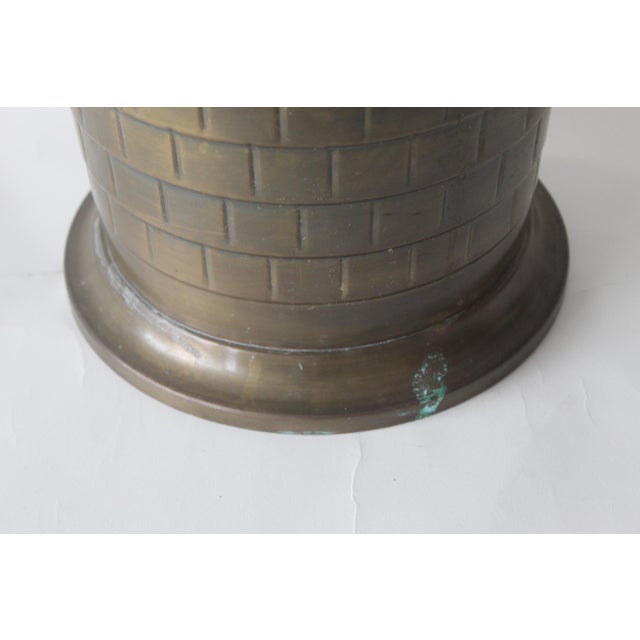 Metal Warm Brass Wastebasket Brick Wall Pattern Detail Patina Vintage Mid Century Hollywood Regency For Sale - Image 7 of 8