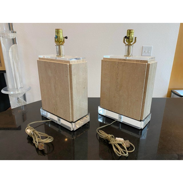 Postmodern Sculptural Pair of Travertine & Lucite Table Lamps — Geometric Postmodern Italian Design For Sale - Image 3 of 10