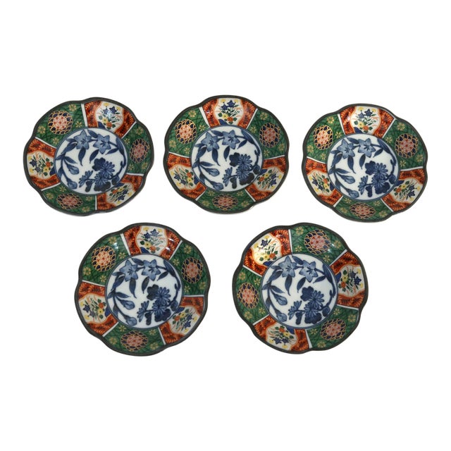 20th Century Imari Hand Painted Small Decorative Bowls - Set of 5 For Sale
