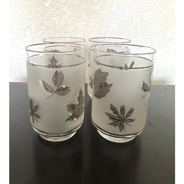 Mid-Century Modern Vintage Mid-Century Modern Libbey Silver Leaf Motif Tumbler Glasses - Set of 4 For Sale - Image 3 of 4