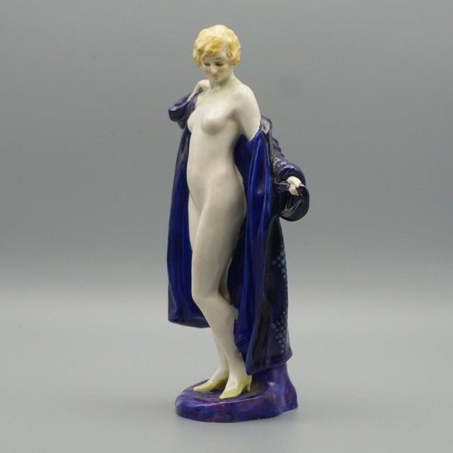 White The Bather HN687 Figure from Royal Doulton, 1920s For Sale - Image 8 of 11