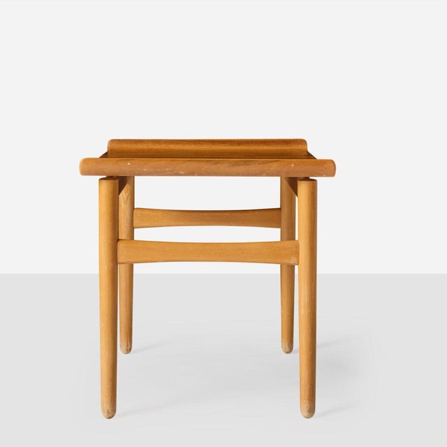 1950s 1950s A “Shell” series side table by Hans J Wegner for Fritz Hansen For Sale - Image 5 of 9