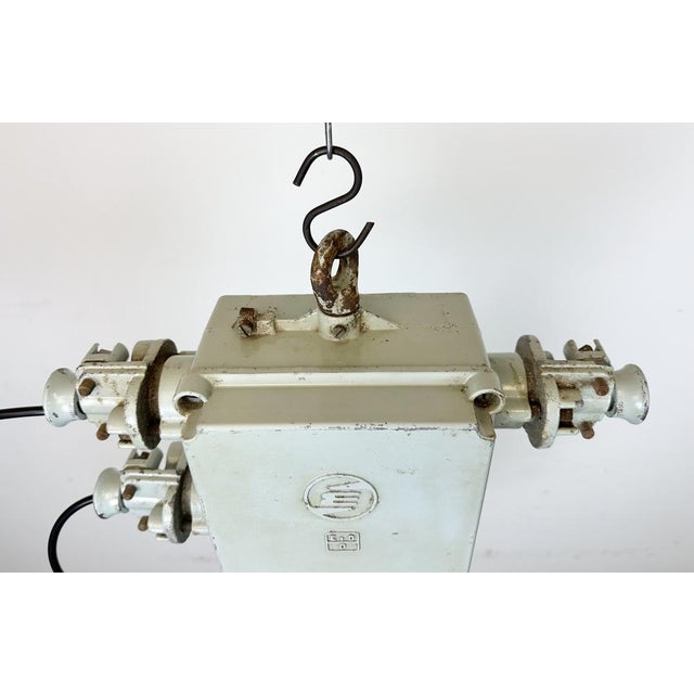 Industrial Cast Aluminium Explosion Proof Lamp from Elektrosvit, 1970s For Sale - Image 9 of 18