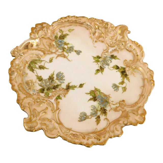 Late 18th Century Leonard Vienna Austria Plate With Hand Painted Flowers and Raised Gold Trim For Sale