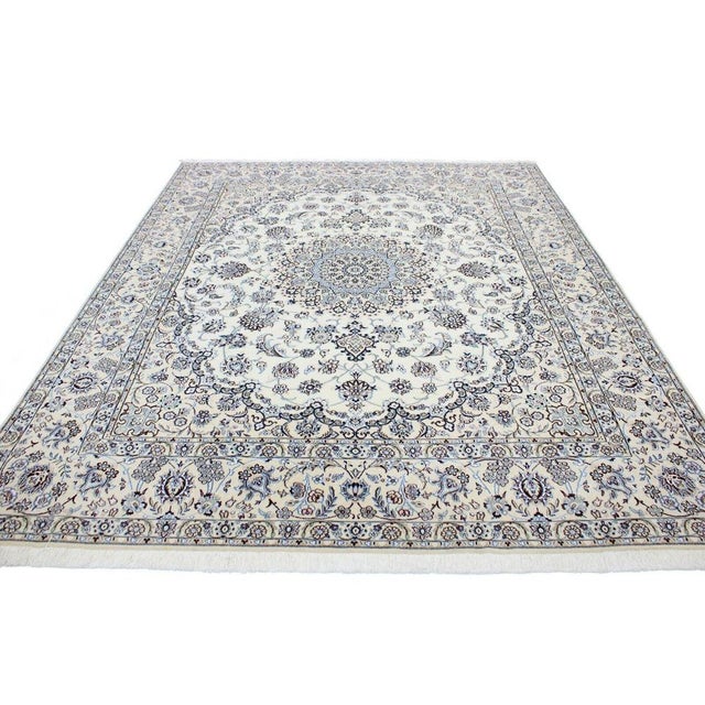 Hand-Knotted Rug in Wool For Sale - Image 3 of 13