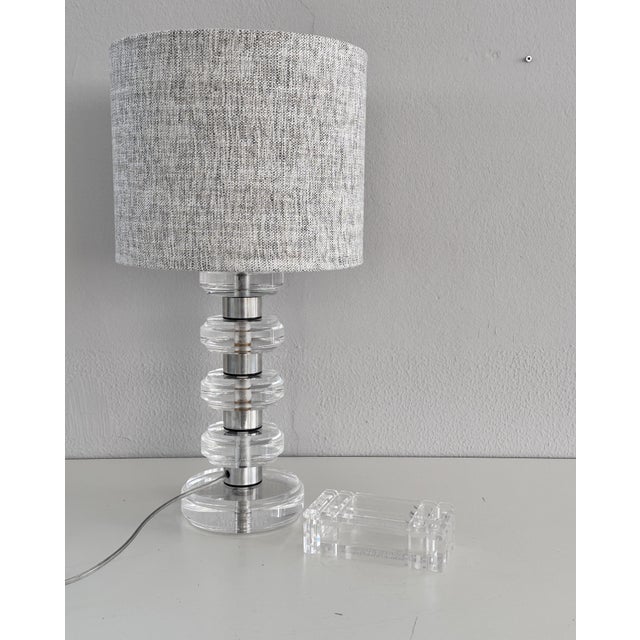 Vintage Italian Table Lamp in Acrylic, 1970s For Sale - Image 4 of 12