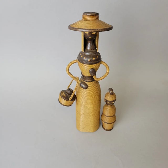 Mid-Century Scandinavian Folk Art Straw-Wrapped Wooden Doll Set – Mother & Child For Sale - Image 10 of 12