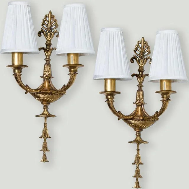 French Louis XVI Wall Sconces in Bronze, 1920s, Set of 2 For Sale - Image 4 of 13