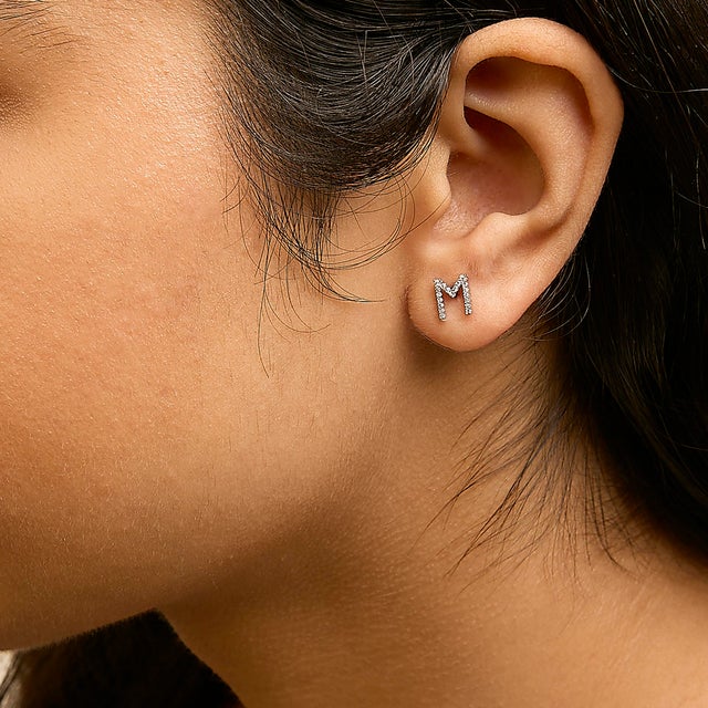 Haus of Brilliance 10K White Gold 1/10 Cttw Diamond 'M' Initial Stud Earring For Sale - Image 4 of 5