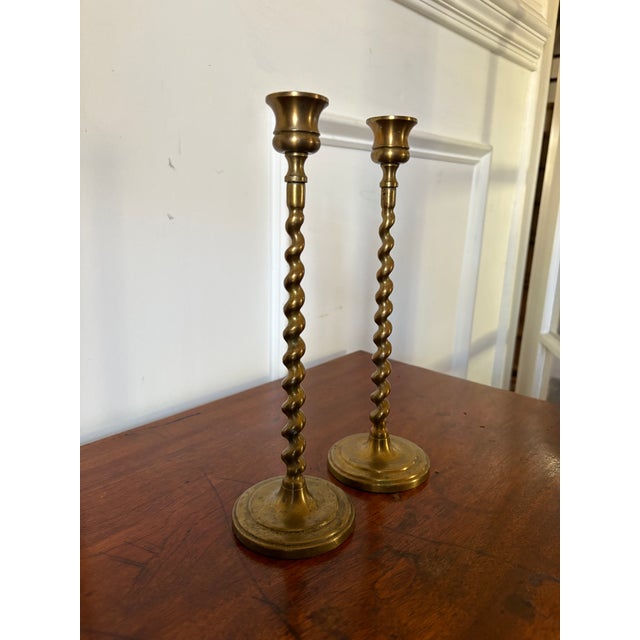 English Pair of Polished Brass English Barley Twist Candlesticks, 19th Century For Sale - Image 3 of 5