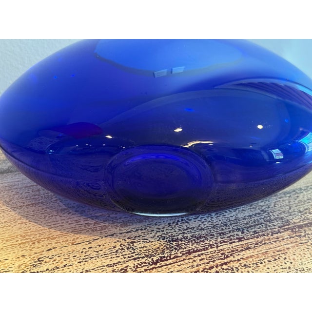 Blue Mid-Century Modern Hand-Blown Cobalt Blue Glass Flat Oval Pillow Vase For Sale - Image 8 of 8