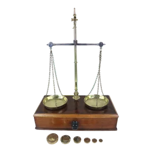 Late 19th Century English Apothicary Scale