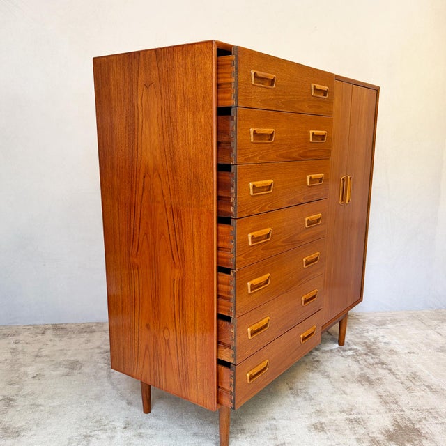 Danish Modern Teak Gentleman's Dresser Cabinet, 1960s For Sale - Image 10 of 15