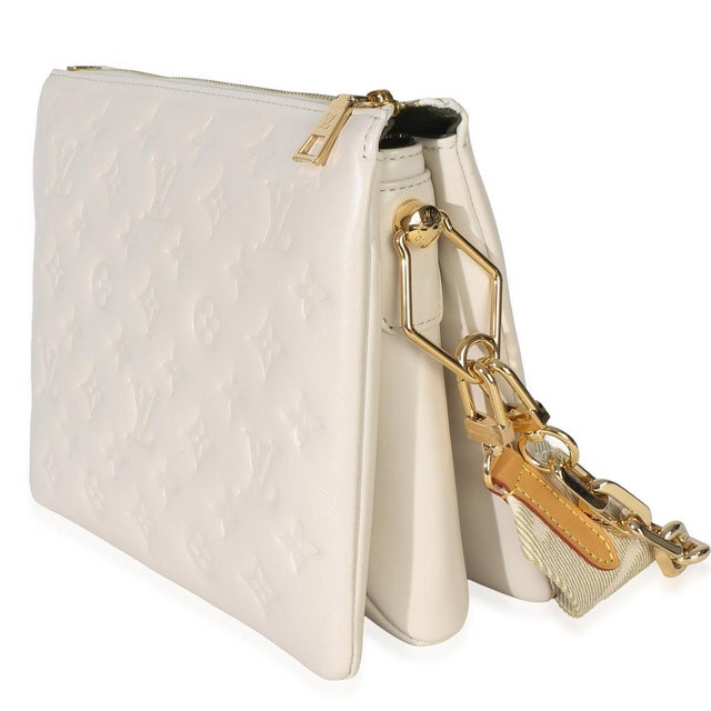 Item #: 153922 Exterior Material: Leather MSRP: 4,950 Interior Material: Leather Size: PM Features Interior: Tow gussets....