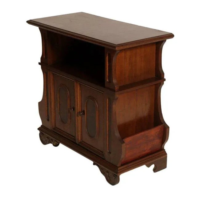 This Tuscany Renaissance entrance cabinet or console is made of walnut and walnut veneer, which has been polished with wax.