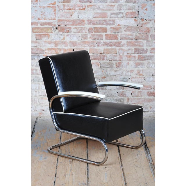 Architect: Willem Hendrik Gispen Chair model Fn24 This iconic Bauhaus armchair comes from Czechoslovakia from the first...