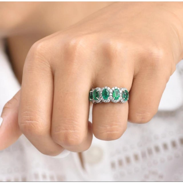 Natural 2.24 cts Zambian emerald & 0.70 cts diamond band gold For Sale - Image 12 of 18