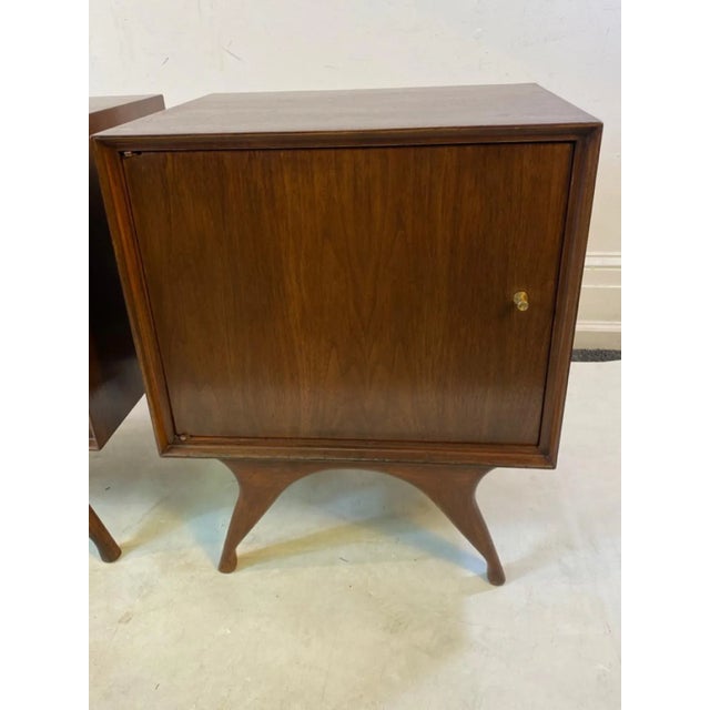 1960s Mid Century Nightstands in the Manner of Vladimir Kagan - A Pair For Sale - Image 5 of 10