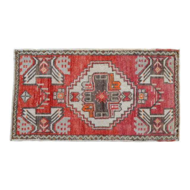 1970s Vintage Hand-Knotted Small Turkish Rug Yastik Entry Laundry Decor Doormat 2x3 Ft Approx For Sale