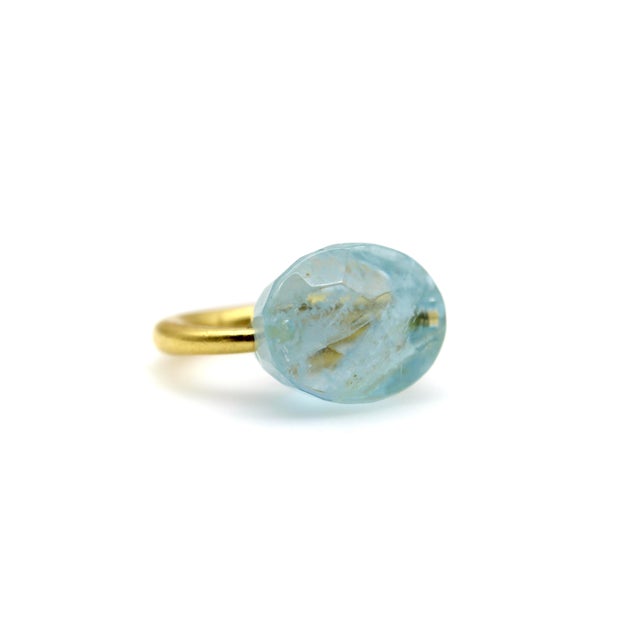 2020s 22k Gold Marie-Hélène De Taillac Milky Aquamarine Cabochon Ring, Size 6.5 For Sale - Image 5 of 11