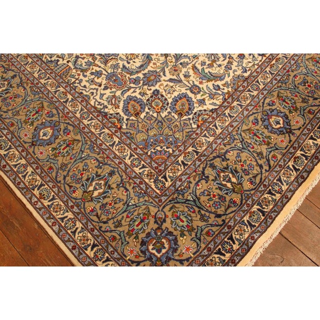 Beige Middle Eastern Rug in Wool For Sale - Image 8 of 9